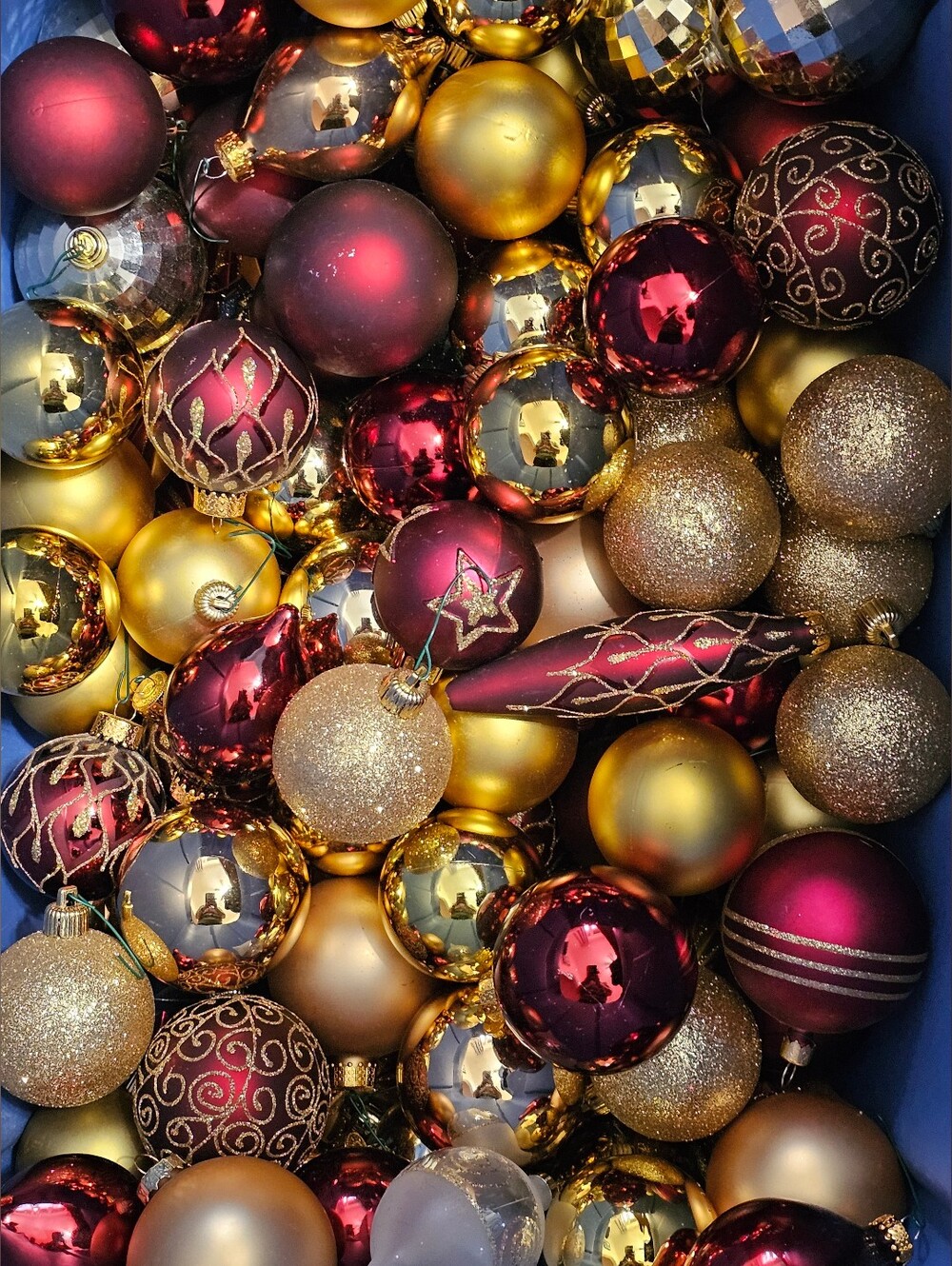 95-Piece Burgundy & Gold Christmas Ornament Collection